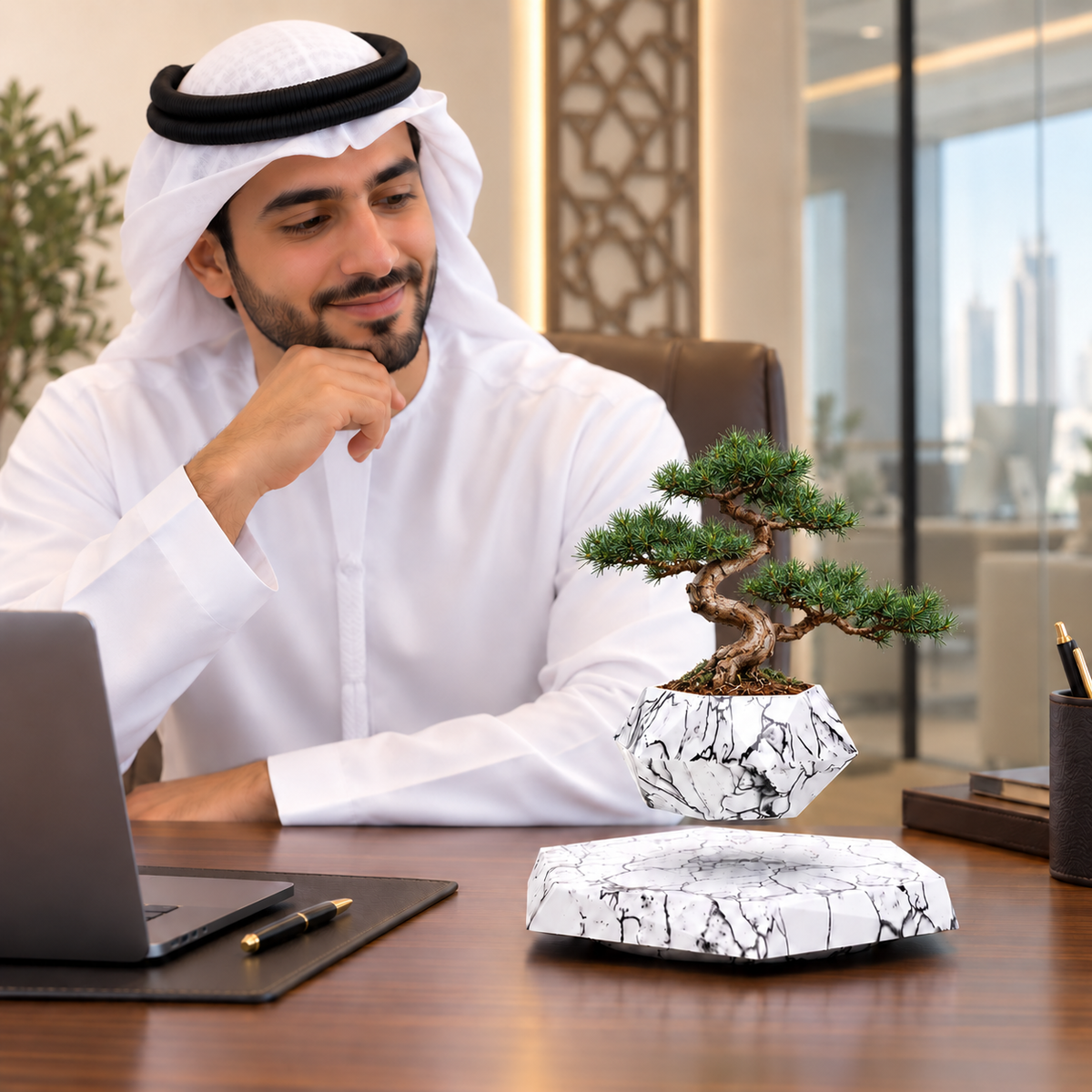 Magnetic levitating plant pot with 360 degree rotation and marble finish